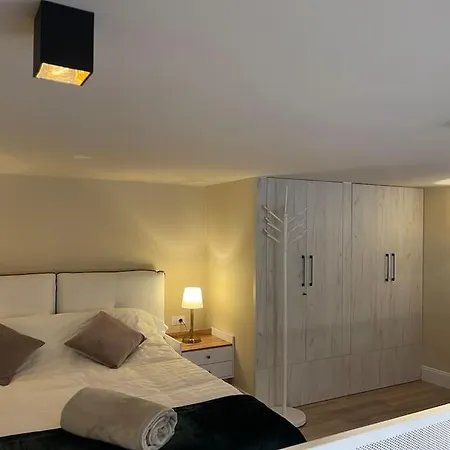 Lovely In With A View Apartament Pogradec